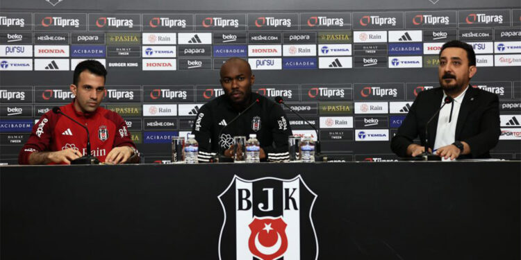 Takımımla beraber en üst seviyede olmayı hedefliyorum