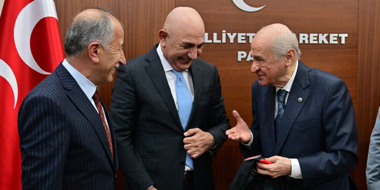 Bahçeli, Fatih Karagümrük yöneticilerini kabul etti