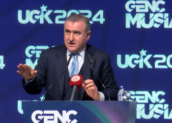 Bakan Bak, Genç İş Adamları Kongresi’nde konuştu