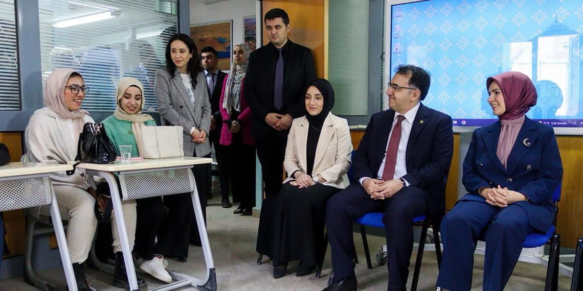 Bakan Göktaş, Kahire Yunus Emre Enstitüsü’nü ziyaret etti