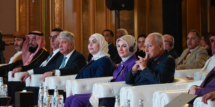 Bakan Göktaş, Katar’da ‘Arap Forumu’na katıldı