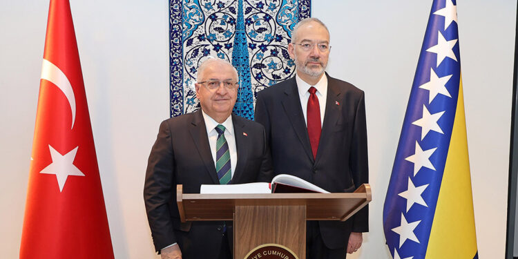 Bakan Güler, Bosna Hersek’te Kovaçi Şehitliği'ni ziyaret etti