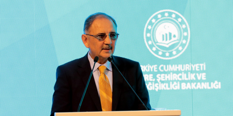 Bakan Özhaseki: Çok üretiyor ve kirletiyoruz