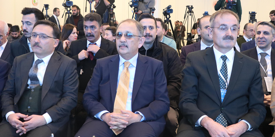 Bakan Özhaseki: Çok üretiyor ve kirletiyoruz