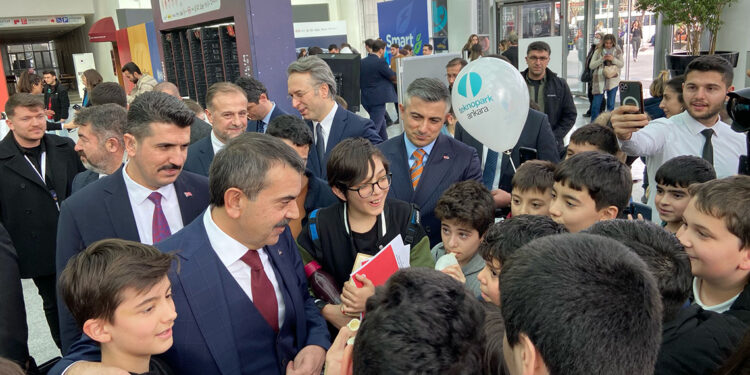 Bakan Tekin, 6'ncı Verimlilik ve Teknoloji Fuarı'nda
