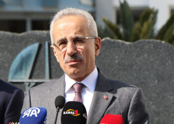Bakan Uraloğlu: Biz hizmet için siyaset yapıyoruz
