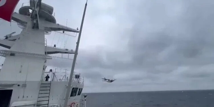 Batan gemiyi arama kurtarma faaliyetlerine uçaklarda katıldı