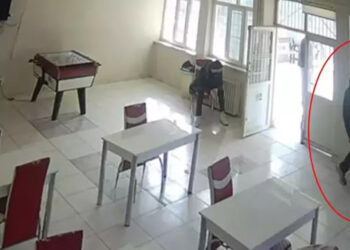 Batman'da öğretmeni bıçaklayan şüpheli kamerada