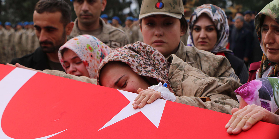 Beyin kanaması geçiren uzman çavuş, şehit oldu