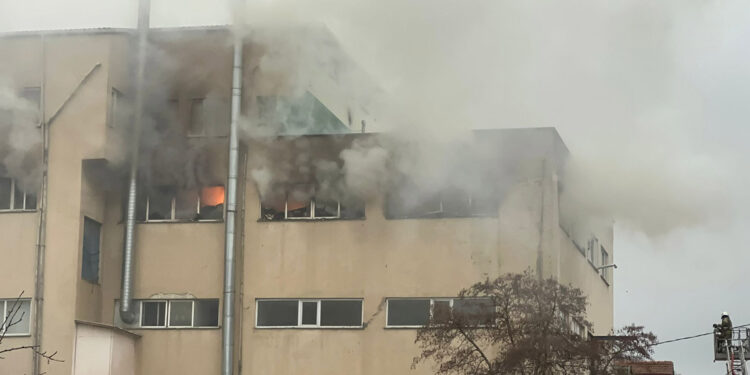 Beykoz'da fabrikada yangın