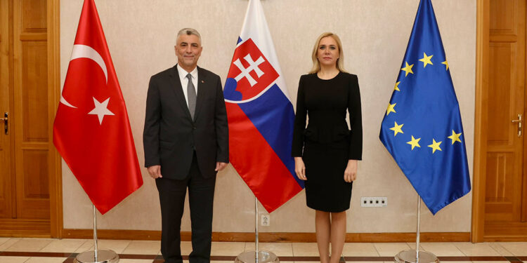 Bolat, Slovakya Başbakan Yardımcısı ile görüştü