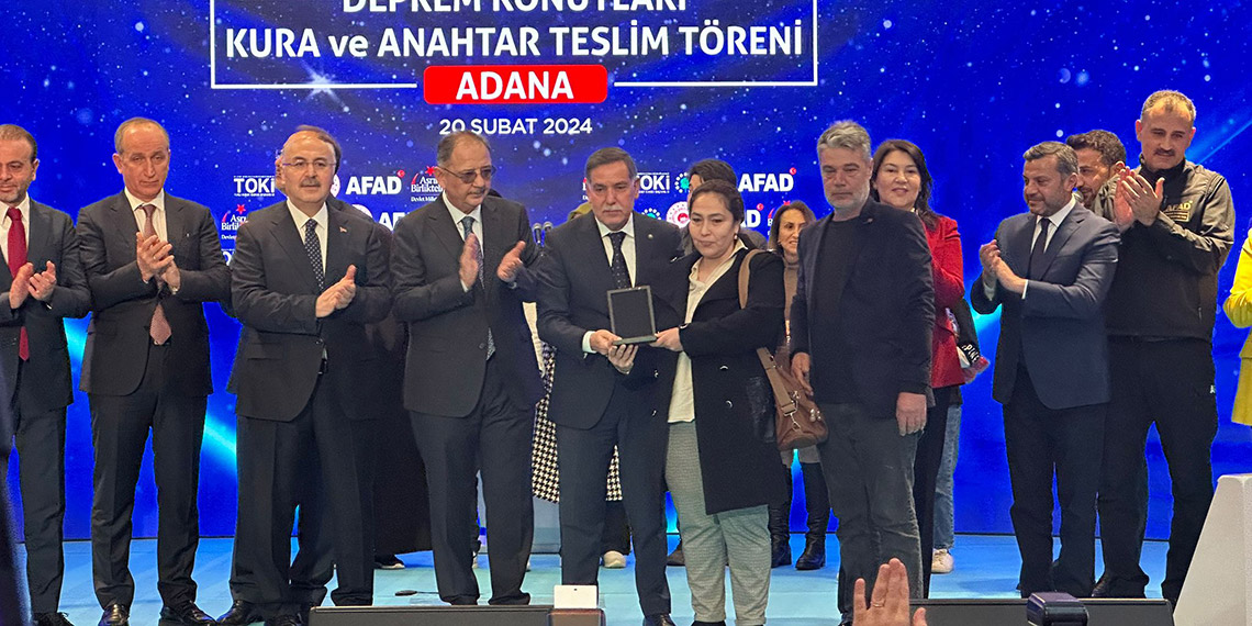 Bütün deprem evleri 1,5 sene içerisinde teslim edilecek