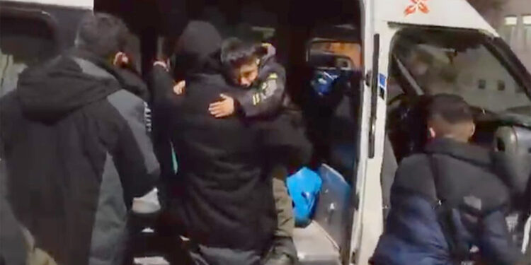 Çanakkale’de 182 kaçak göçmen ile 5 organizatör yakalandı