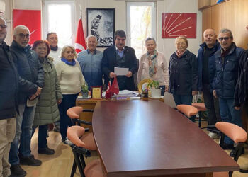 CHP Foça yönetimi istifa etti