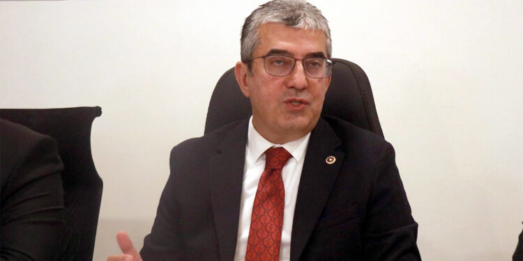 DEM AKP ile beraber davrandığını daha nasıl ifade etmeli?