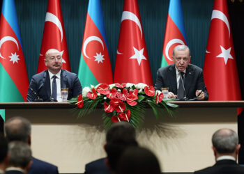 Azerbaycan'la birlikte omuz omuza hareket ediyoruz