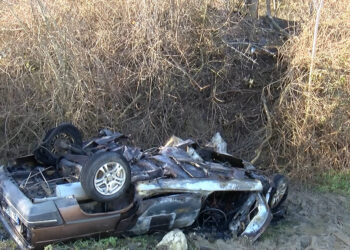 Çatalca'da otomobil şarampole yuvarlandı: 2 ölü 3 yaralı