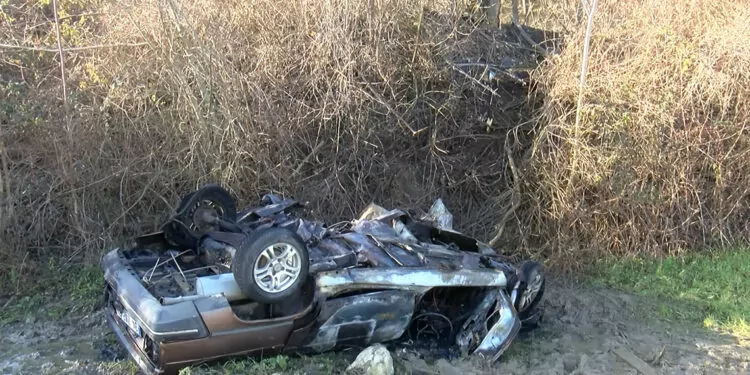 Çatalca'da otomobil şarampole yuvarlandı: 2 ölü 3 yaralı