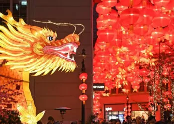 Çin, ejderha yılı’nı kutluyor