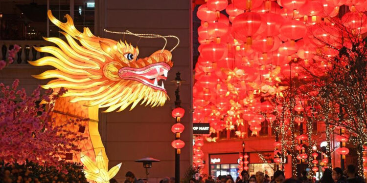 Çin, Ejderha Yılı’nı kutluyor