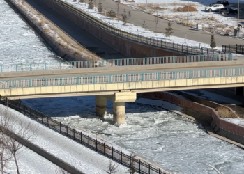 Çoruh Nehri buz tuttu; havaya atılan sıcak su kristalleşti