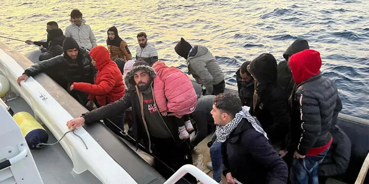 Datça'da 54 kaçak göçmen sahil güvenlik ekiplerince kurtarıldı