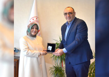 DeFacto'nun deprem bölgesine yardımları sürüyor