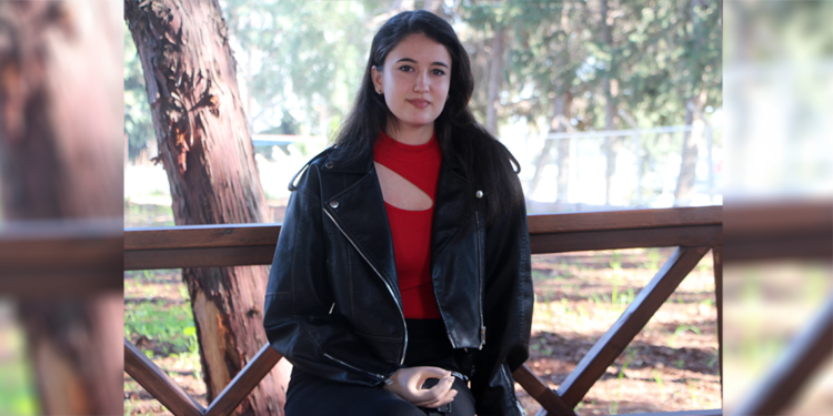 Depremzede Büşra, avukat olup hakkını savunmak istiyor