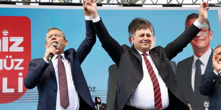 Dikili tarihi bir rekorla Adil Başkan'ı yeniden seçecek