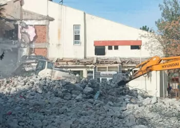 Diyarbakır'da eski hastane binası yıkılıyor