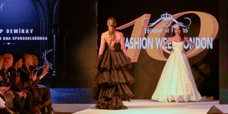 Diyarbakırlı öğrenciler için London Fashion Week’te podyuma çıktılar