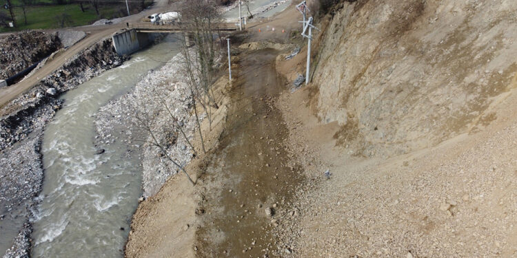 Düzce'de aynı yerde ikinci heyelan