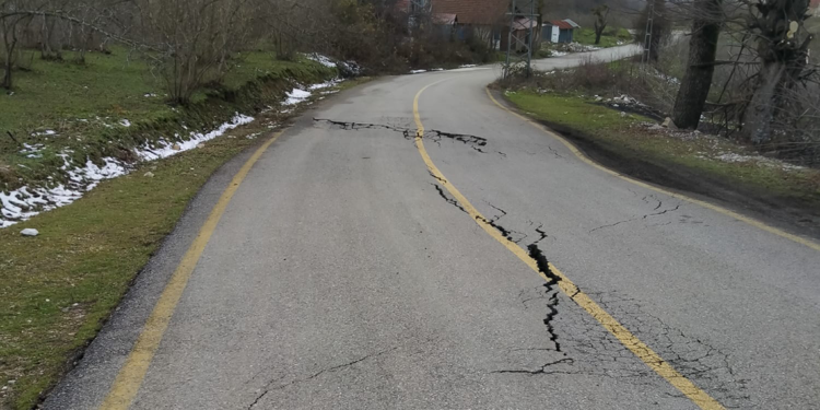 Düzce'de heyelanlarda 10 köye ulaşım kapandı