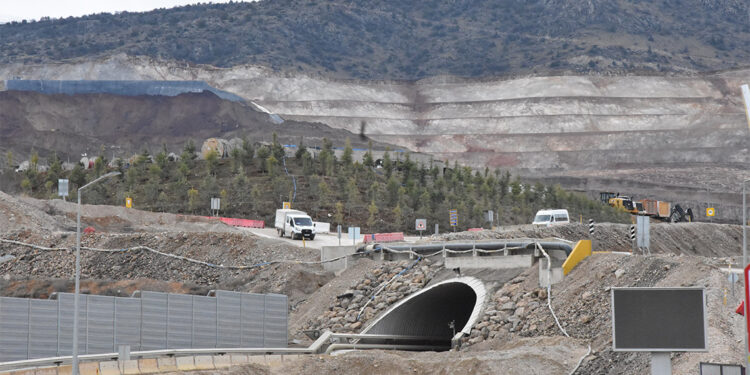 Maden sahasında yeni kaymalar yaşanıyor