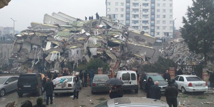 Ebrar Siteleri F Blok davasında 'zeminde su' iddiası