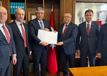 Ek ders ücretlerinin yüzde 100 artırılması için imza toplandı