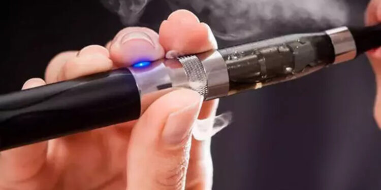 Elektronik sigaralar gençler üzerinde çok etkili oluyor