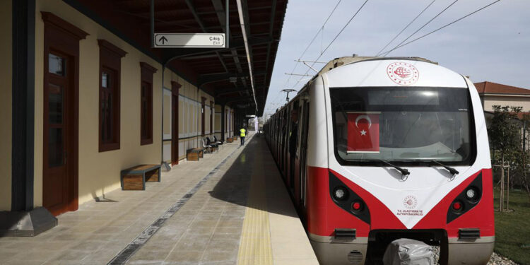 Erdoğan, Sirkeci-Kazlıçeşme Raylı Sistem Hattı'nı açtı