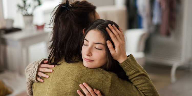 Ergenin ebeveynleriyle çatışması normal