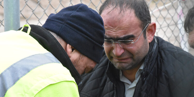 Erzincan'da acı bekleyiş; 'Yaşayan biri yok, birbirimizi kandırmayalım'