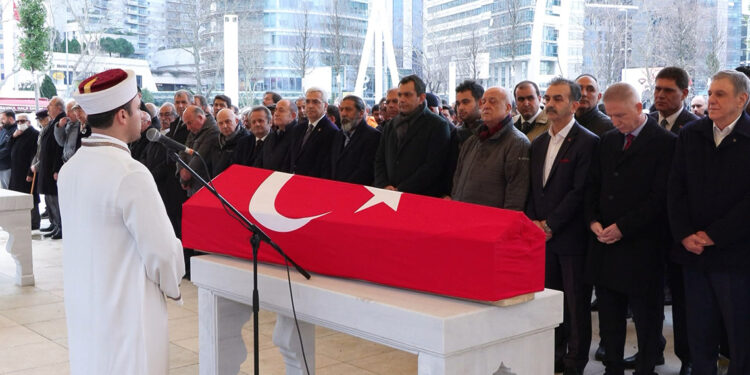 Eski bakan Yılmaz Karakoyunlu, toprağa verildi