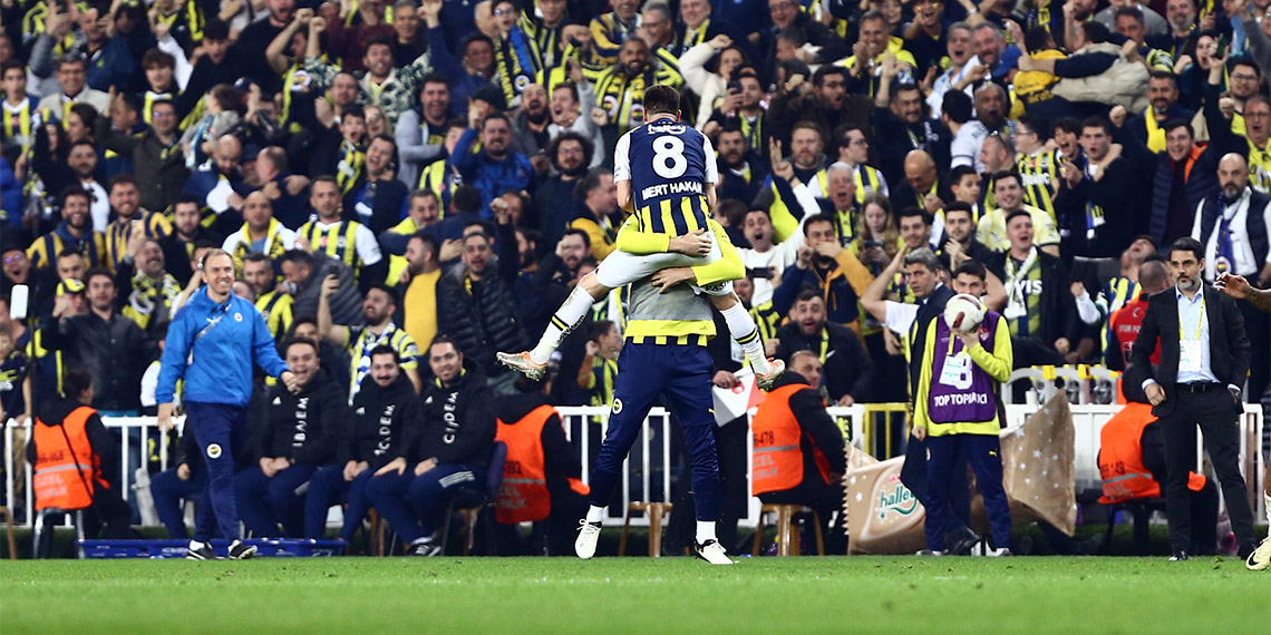 Fenerbahçe Teknik Direktörü İsmail Kartal, “Rakibe gol dışında net pozisyon vermedik. Kazandığımız için çok mutluyum. Bu galibiyeti taraftarlarımıza armağan ediyorum” dedi.