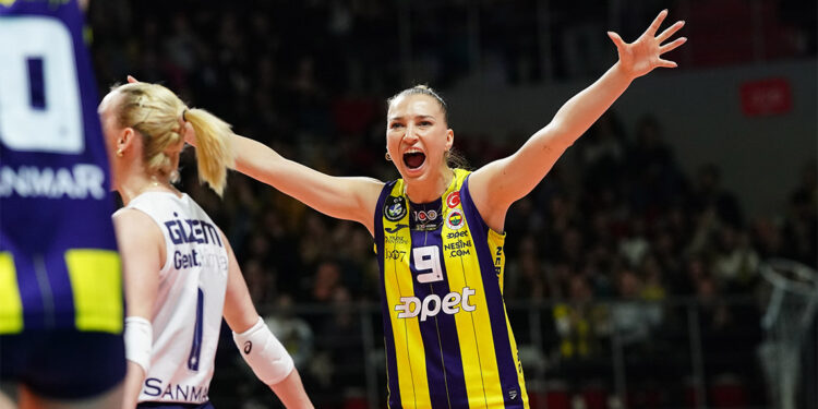 Fenerbahçe Opet CEV Şampiyonlar Ligi'nde yarı finalde