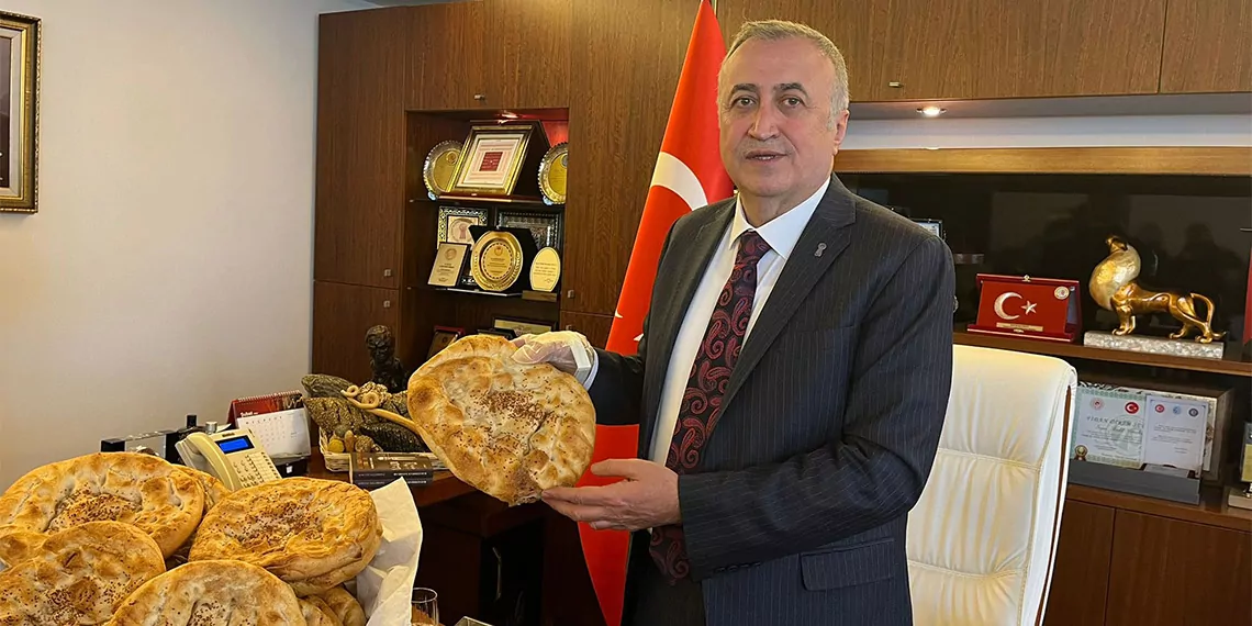 Türkiye fırıncılar federasyonu başkanı halil i̇brahim balcı, 2024 yılı pide fiyatlarına ilişkin basın açıklamasında bulundu.