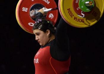 Fatmagül Çevik'ten Halter Şampiyonası'nda 2 bronz madalya