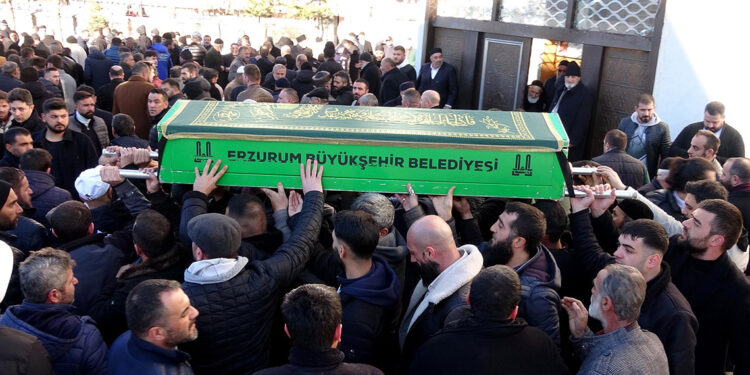 Firari eşinin vurduğu Elif, yaşam savaşını kaybetti