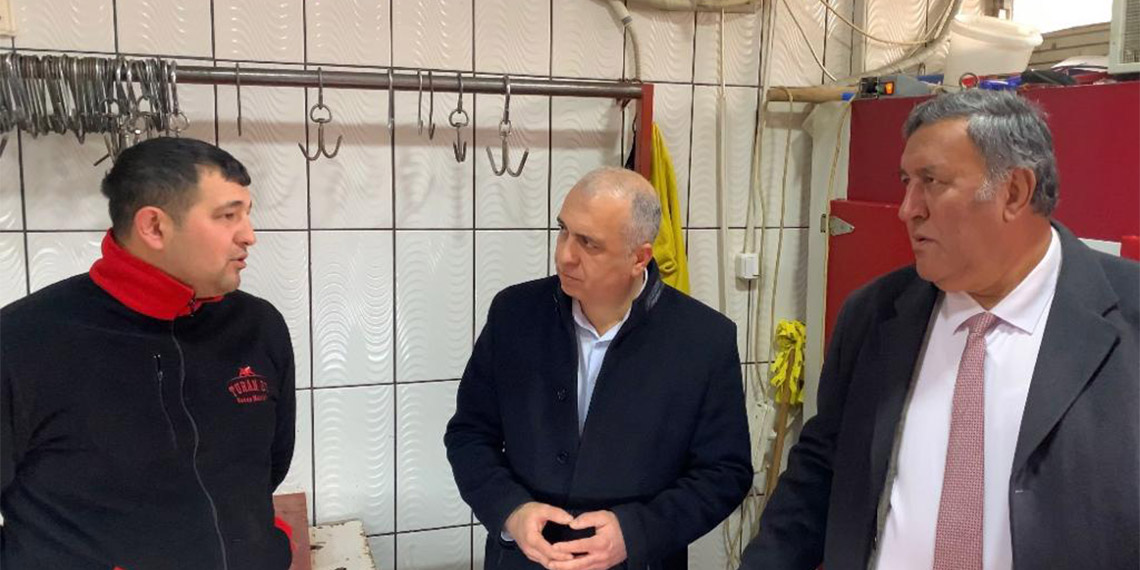 Küçük Esnafların yaşadığı sorunları anlatan CHP Niğde Milletvekili Ömer Fethi Gürer, “Esnaf emeklilik prim gün sayısı düşürülmelidir” dedi.