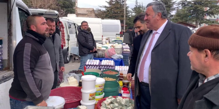 Vatandaş peynirin yanına yaklaşamıyor