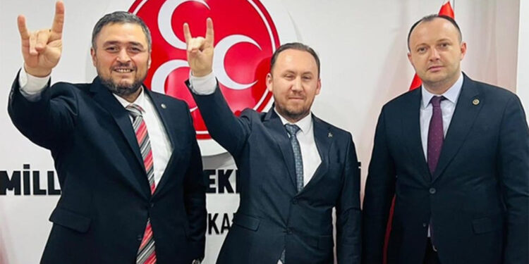 Gelecek Partisi Bolu yönetimi topluca istifa edip MHP'ye geçti
