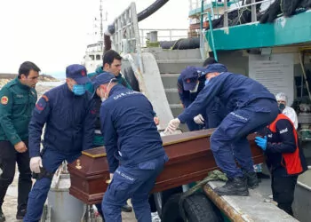 Gemi ambarında zehirlenen 3 balıkçının ölümüne 2 gözaltı